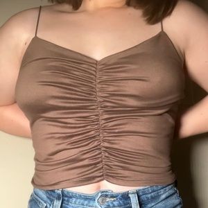 Brown scrunched tank🧺🕰️

Size small💲

Great condition worn only a few times